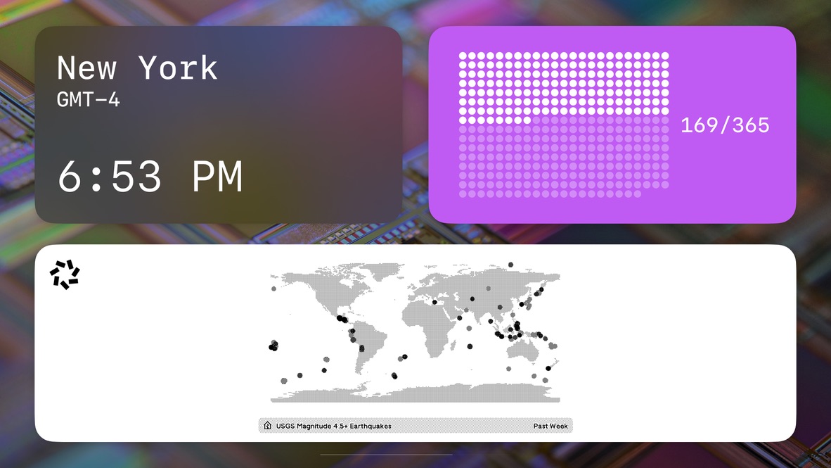 Console Q — clock, 365-dot tracker, and earthquake widget