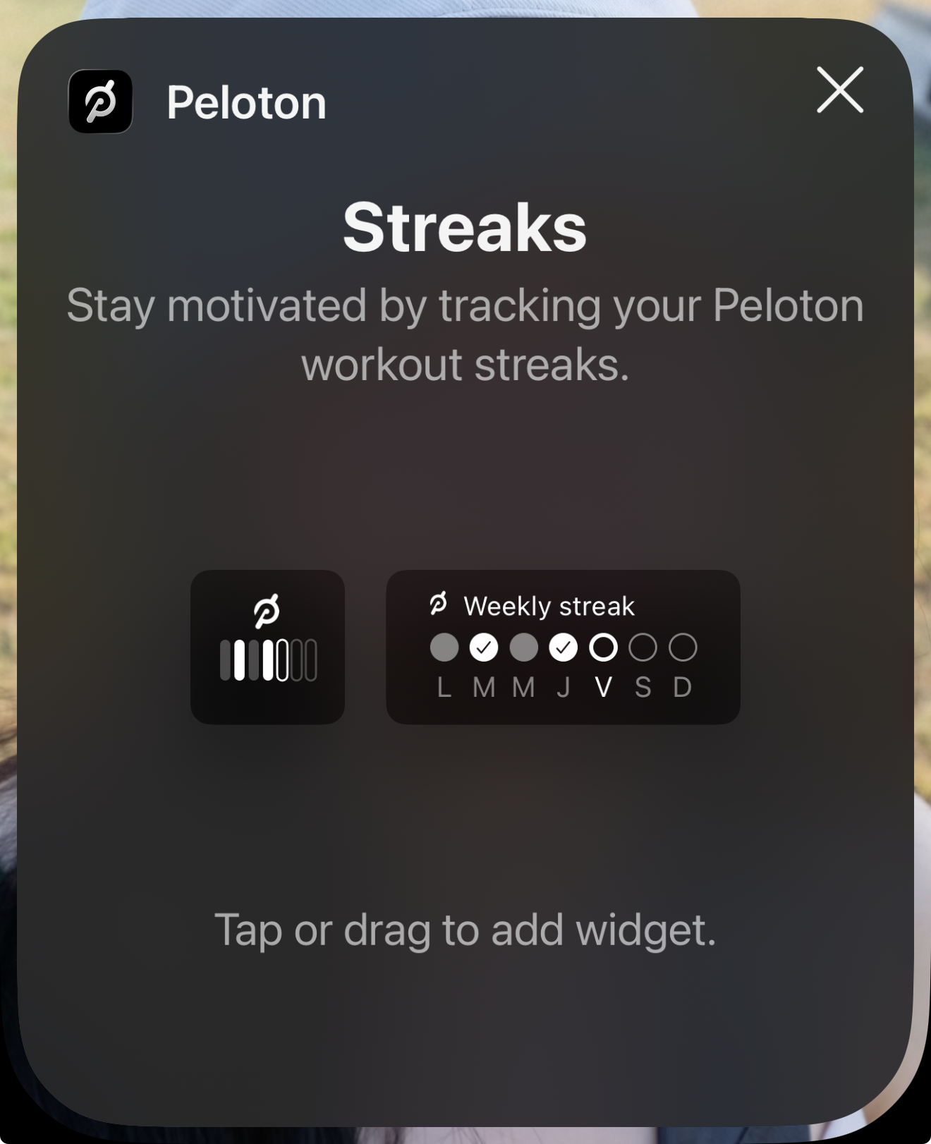 iOS widget picker showing the Peloton Streaks widget options